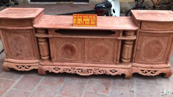 kệ tivi cột nho 2m4 gỗ hương đá đỏ