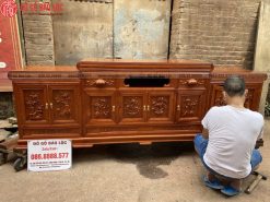 ke tivi mo 3 cuc dong tien go huong da 2m5 mau duc tay 6