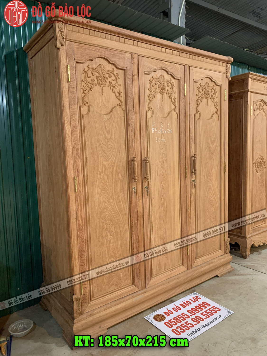 Tủ Áo Mẫu 3 Cánh Gỗ Hương Đá - Mẫu Đồng Tiền