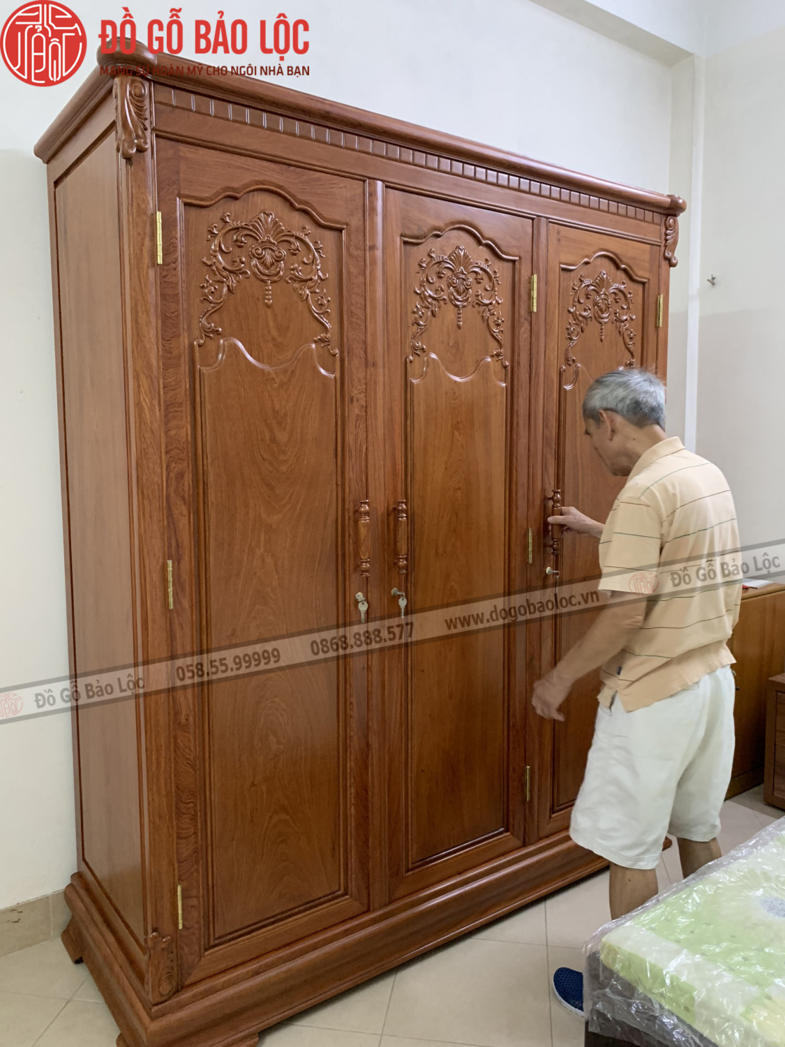 Tủ Áo Mẫu 3 Cánh Gỗ Hương Đá - Mẫu Cánh Trơn