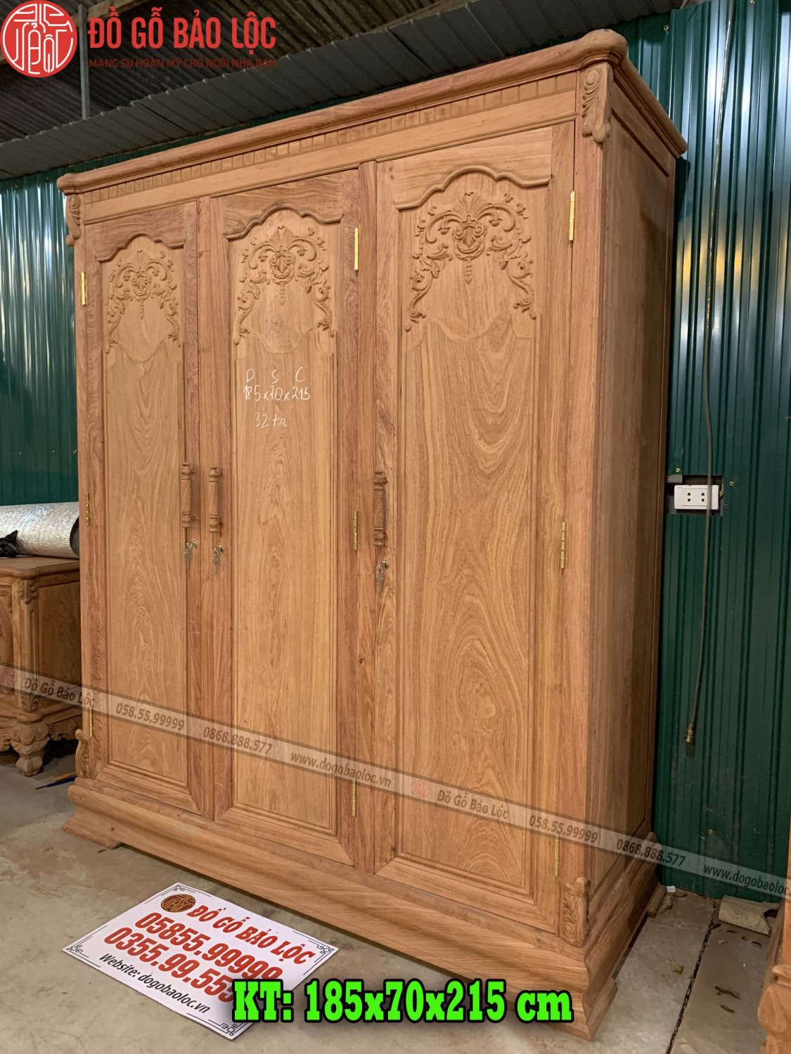 Tủ Áo Mẫu 3 Cánh Gỗ Hương Đá - Mẫu Đồng Tiền